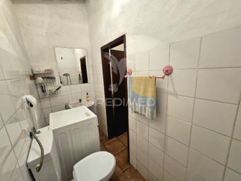 Moradia térrea t2 localizada no rolão, concelho de castro verde.