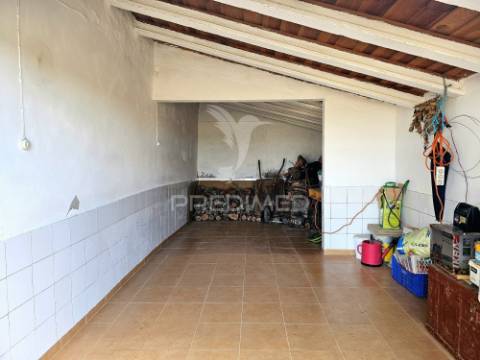 Moradia térrea t2 localizada no rolão, concelho de castro verde.