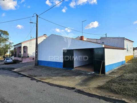 Moradia térrea t2 localizada no rolão, concelho de castro verde.