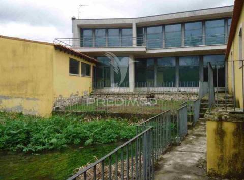 Edifício para restauração e eventos