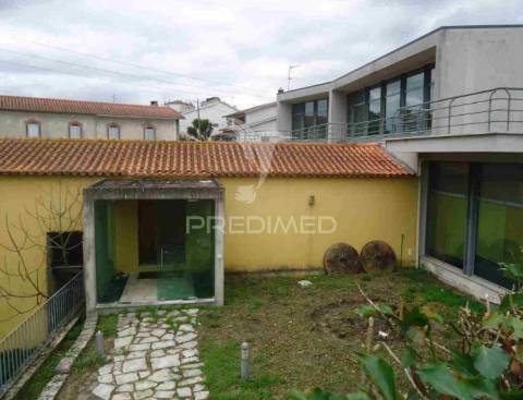 Edifício para restauração e eventos