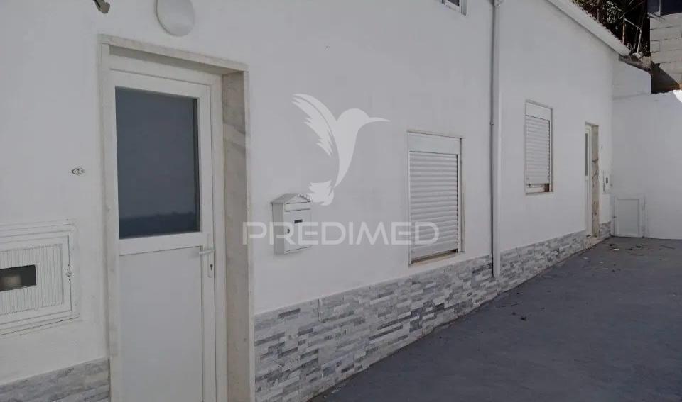 Duas moradias remodeladas ajuda