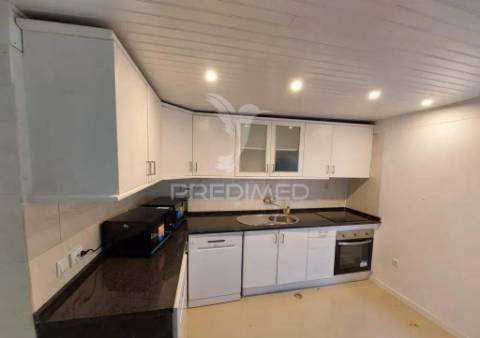 Duas moradias remodeladas ajuda