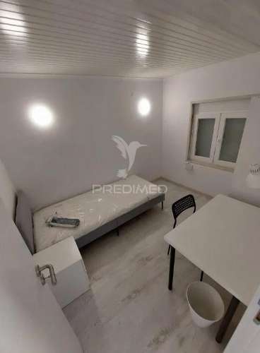 Duas moradias remodeladas ajuda