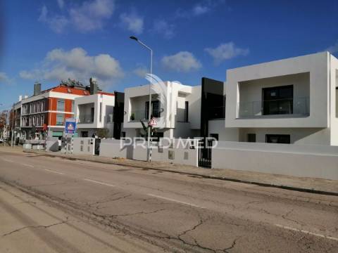 Moradia t4 com piscina