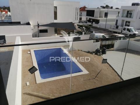 Moradia t4 com piscina