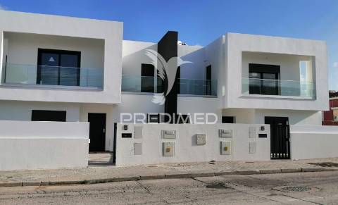 Moradia t4 com piscina