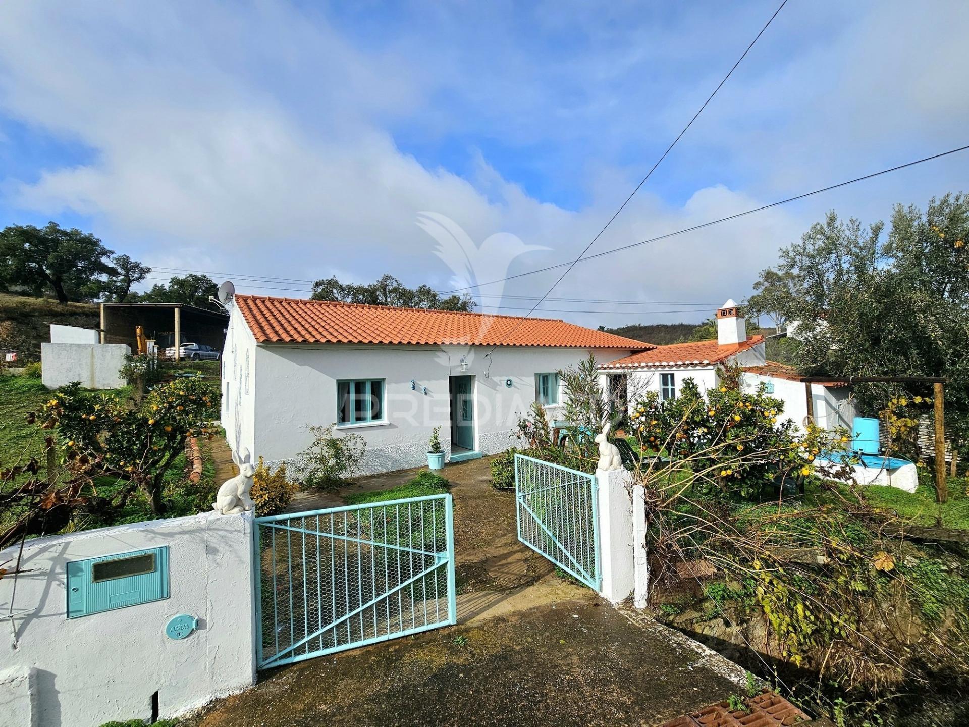 Moradia t3+1 com quintal nas fontes ferrenhas