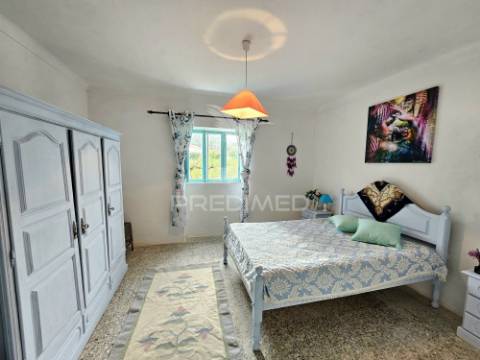 Moradia t3+1 com quintal nas fontes ferrenhas