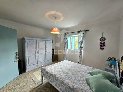 Moradia t3+1 com quintal nas fontes ferrenhas