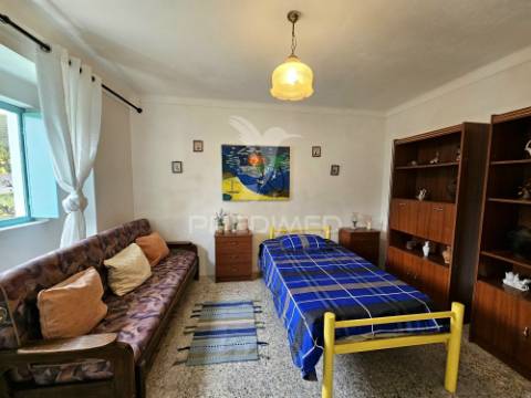 Moradia t3+1 com quintal nas fontes ferrenhas