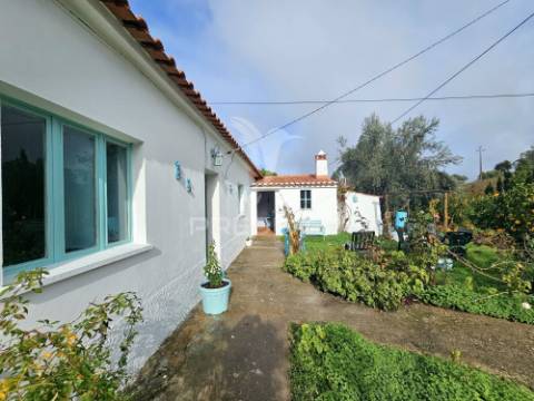 Moradia t3+1 com quintal nas fontes ferrenhas