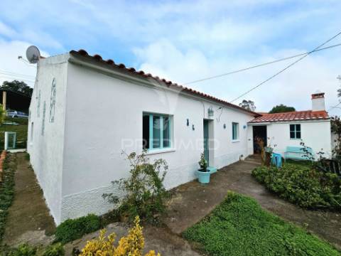 Moradia t3+1 com quintal nas fontes ferrenhas