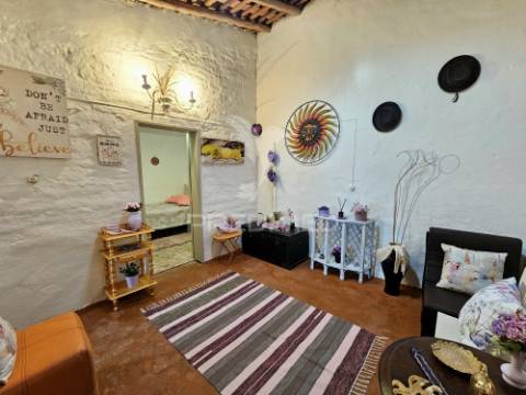 Moradia t1 em aldeia dos fernandes, almodôvar