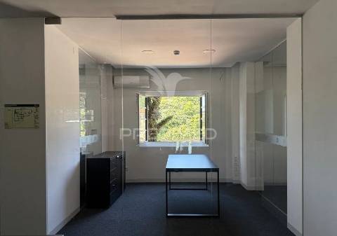 Espaço para escritório/comércio na avenida da boavista - porto