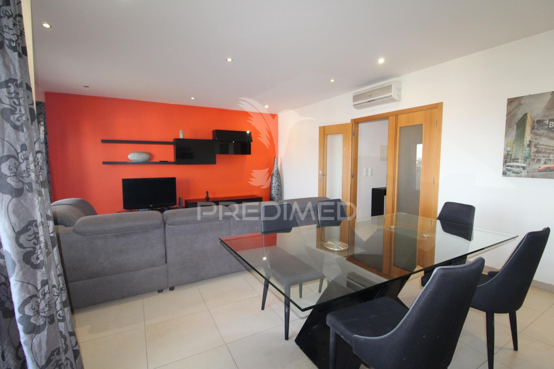 Duplex t3+1 com 2 garagens