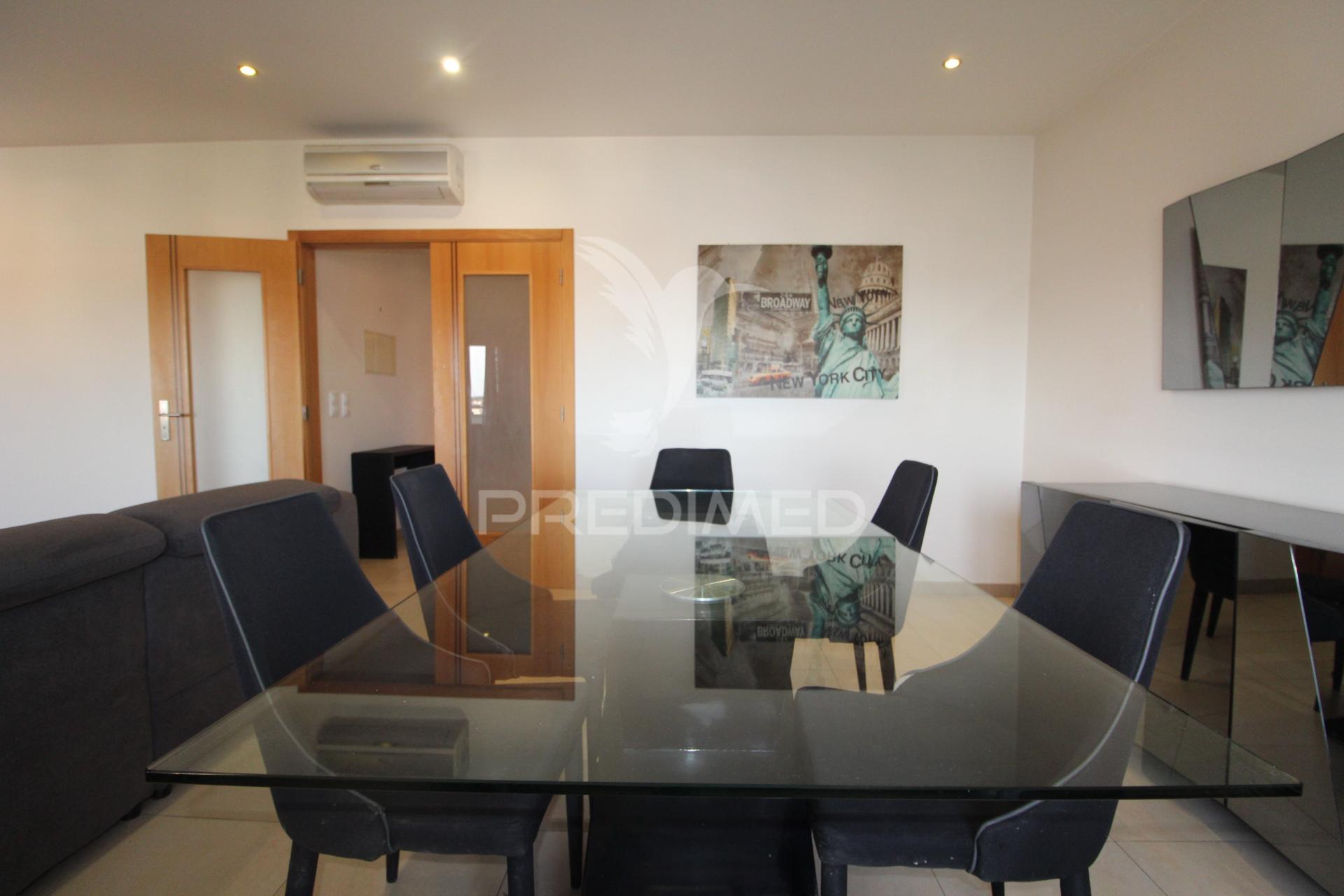 Duplex t3+1 com 2 garagens