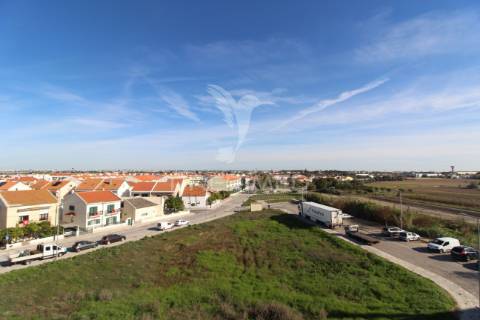 Duplex t3+1 com 2 garagens