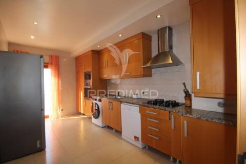 Duplex t3+1 com 2 garagens