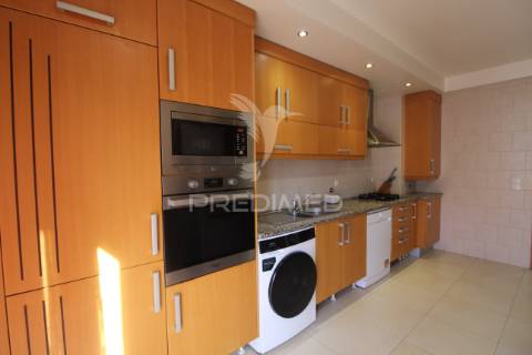 Duplex t3+1 com 2 garagens