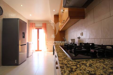 Duplex t3+1 com 2 garagens