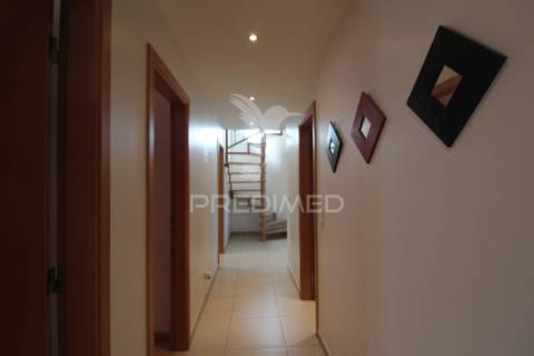 Duplex t3+1 com 2 garagens