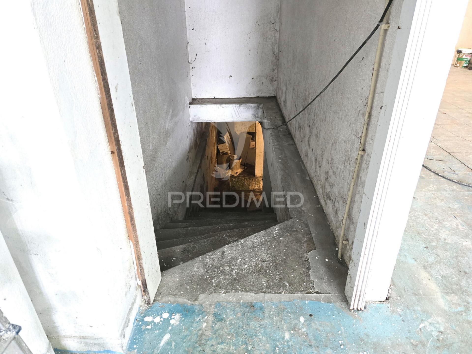 Loja para comercio de cave e r/c