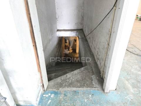 Loja para comercio de cave e r/c