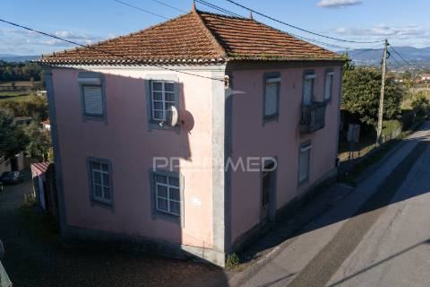 2 casas para renovar em adaúfe, braga – excelente oportunidade