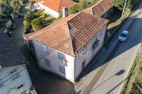 2 casas para renovar em adaúfe, braga – excelente oportunidade