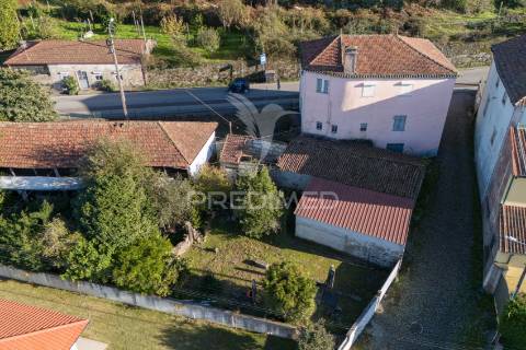 2 casas para renovar em adaúfe, braga – excelente oportunidade