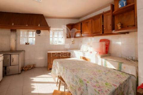 2 casas para renovar em adaúfe, braga – excelente oportunidade