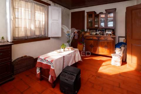 2 casas para renovar em adaúfe, braga – excelente oportunidade
