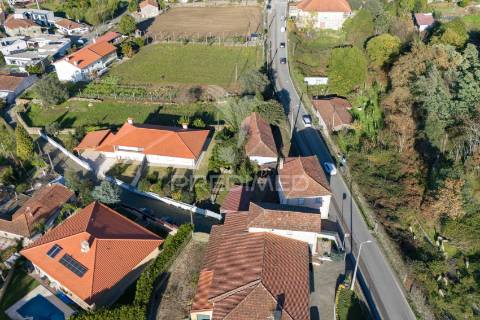 2 casas para renovar em adaúfe, braga – excelente oportunidade