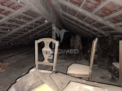 Prédio - espaço comercial e habitação montemor o velho