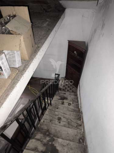 Prédio - espaço comercial e habitação montemor o velho