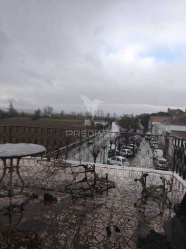 Prédio - espaço comercial e habitação montemor o velho