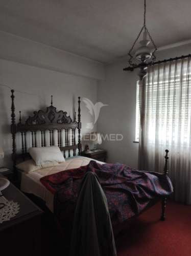 Prédio - espaço comercial e habitação montemor o velho