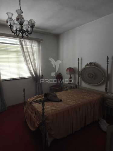 Prédio - espaço comercial e habitação montemor o velho