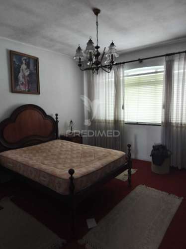 Prédio - espaço comercial e habitação montemor o velho