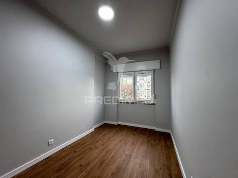 Apartamento t3 quatro caminhos