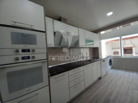 T2 ericeira com terraço