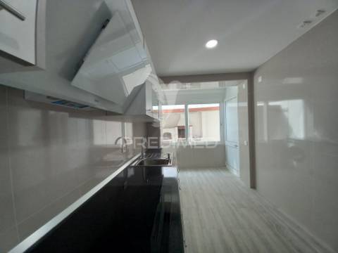 T2 ericeira com terraço