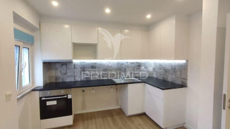 Apartamento t1 remodelado em porto salvo
