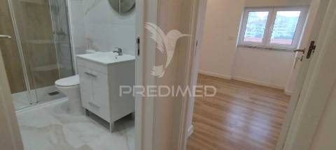 Apartamento t1 remodelado em porto salvo