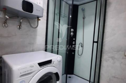 Loja transformada em apartamento t1 vale milhaços