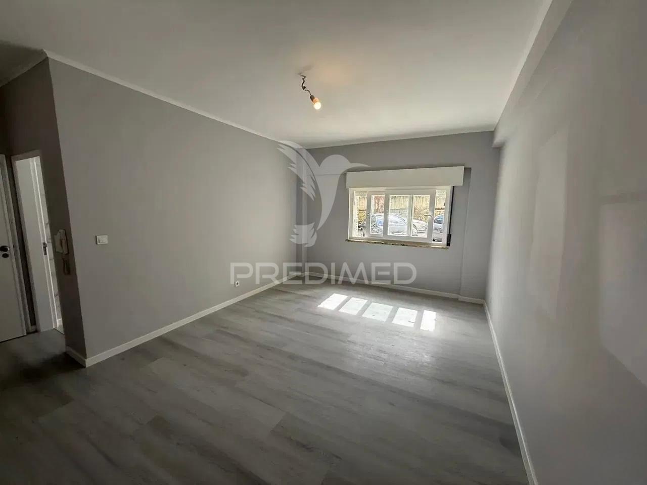 Apartamento t2 renovado centro oeiras