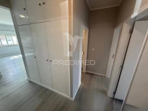 Apartamento t2 renovado centro oeiras