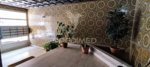 Apartamento t2 renovado centro oeiras