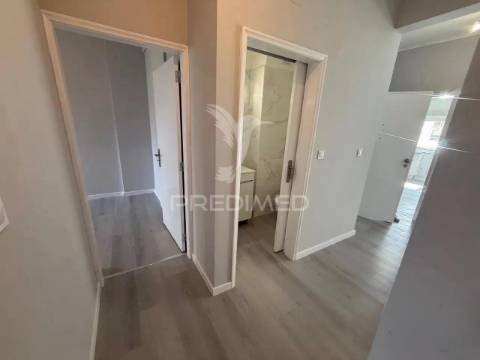 Apartamento t2 renovado centro oeiras